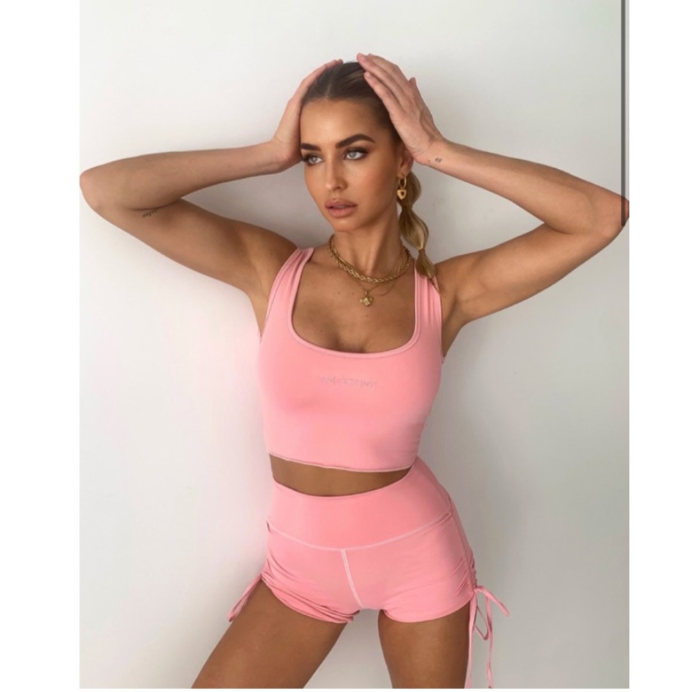 Pink ruched shorts - Picture 3 of 6